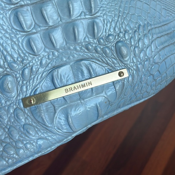 BRAHMIN light blue crocodile embossed leather shoulder bag - Picture 8 of 9